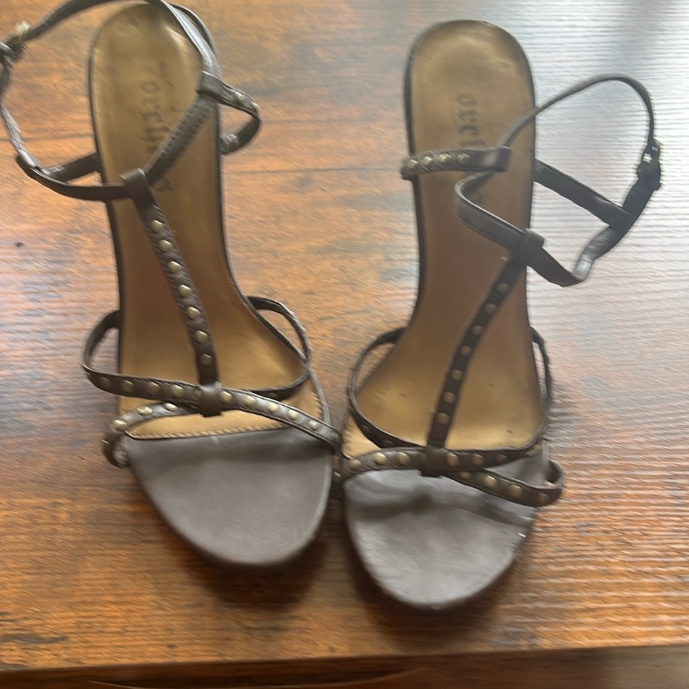 7 Orchids , 3 inch heels, brown